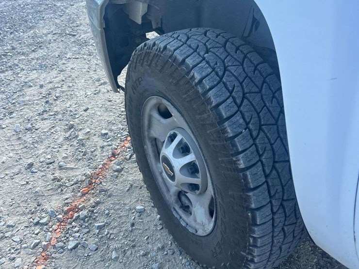 2011-chevy-2500-ext-cab-4x4-pickup-image-27