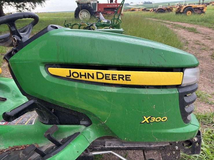 john-deere-x300-image-21