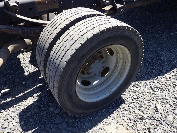 2009-ford-f550-image-27