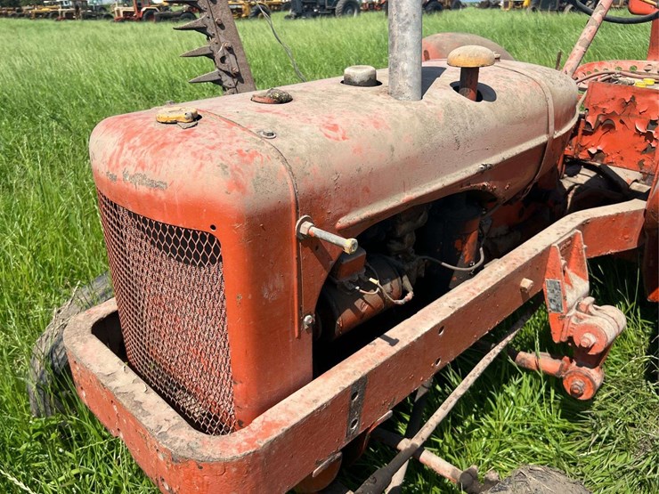 allis-chalmers-with-sickle-mower-image-12