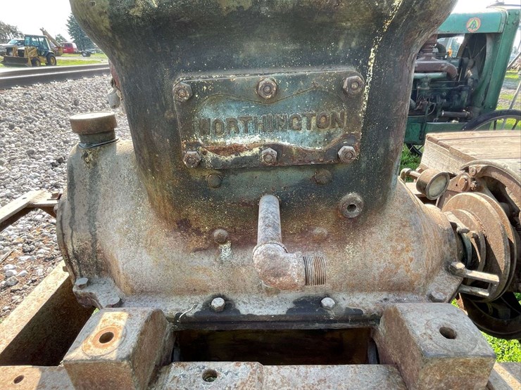 worthington-air-compressor-unit-on-highway-cart-image-26