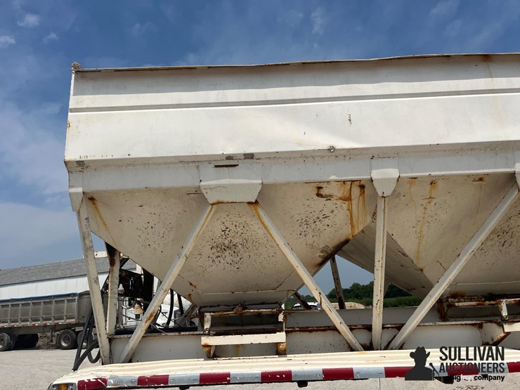 1995-ray-man-t/a-fertilizer-tender-trailer-image-17