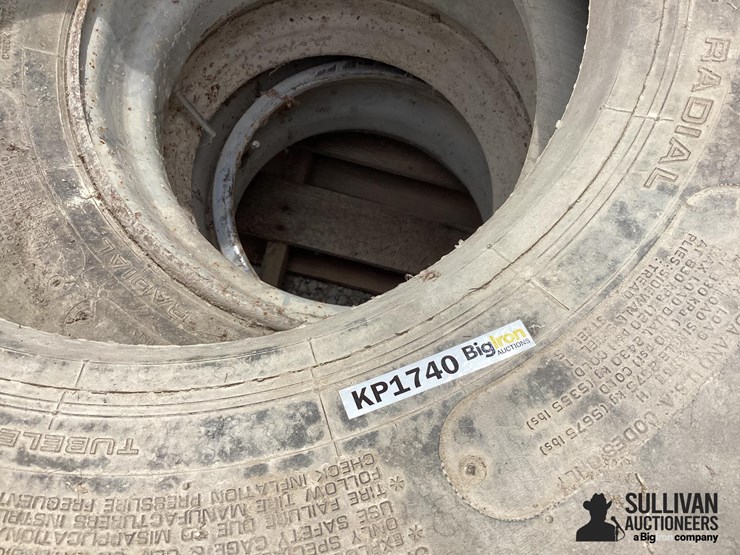 11r17.5-tires-&-rims-image-20