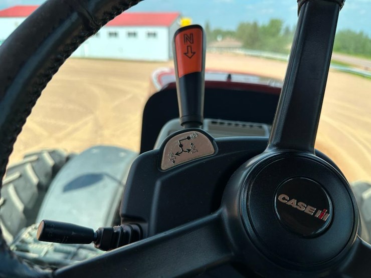 2015-case-ih-magnum-315-image-61