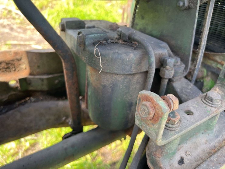 john-deere-70-image-13