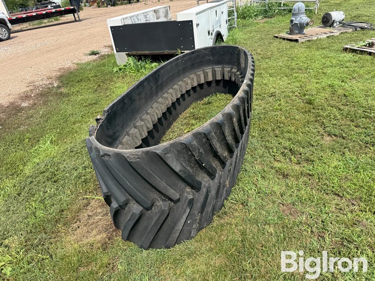 goodyear-30"-quad-track-track-image-4
