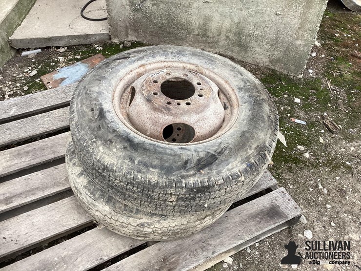 8.75r16.5-tires-&-rim-image-7