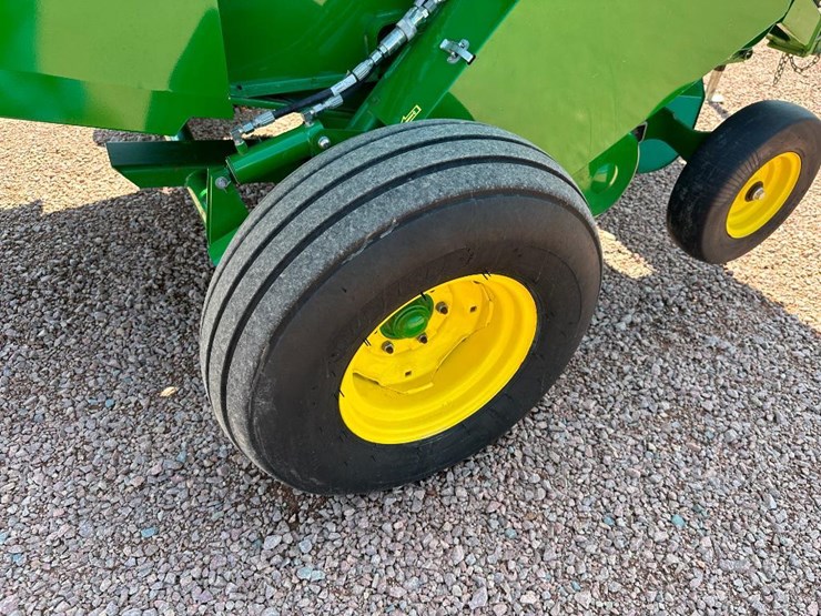 2022-john-deere-450e-image-9