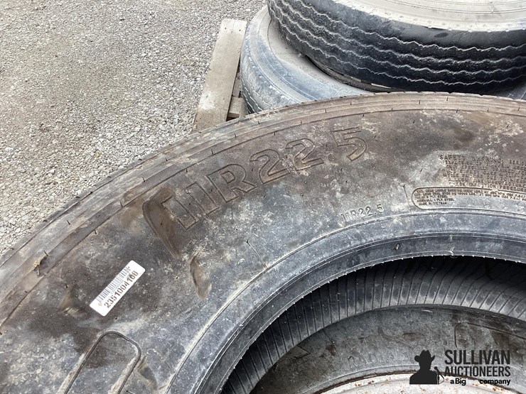 11r22.5-tires-&-rims-image-10