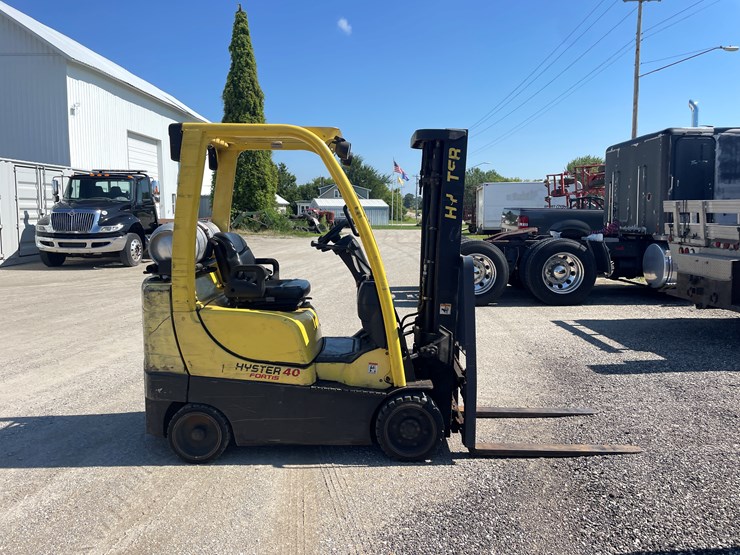 #6275-•-2011-hyster-40-forklift-image-4