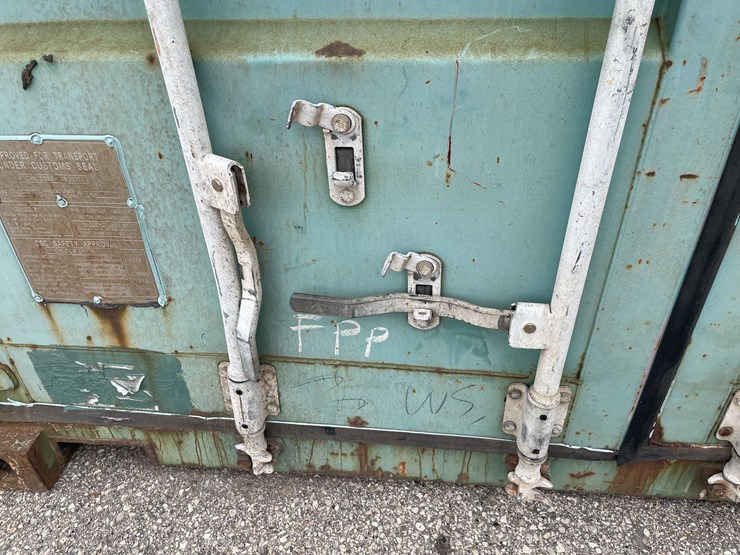 #1358-•-40'-shipping-container-(of)-image-16