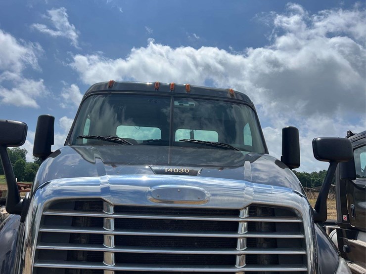 2015-freightliner-s/a-daycab-truck-*inop-image-8