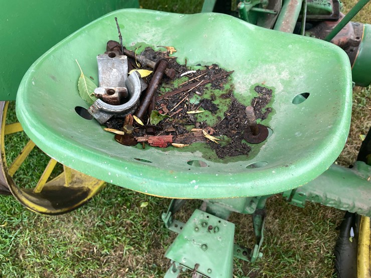 #6677-•-1939-john-deere-parts-tractor-image-16