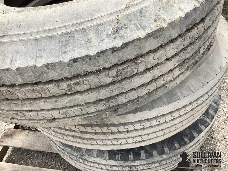 11r17.5-tires-&-rims-image-17