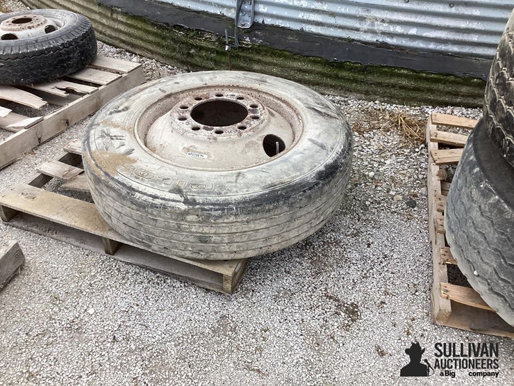 275/80r24.5-tire-&-rim-image-1