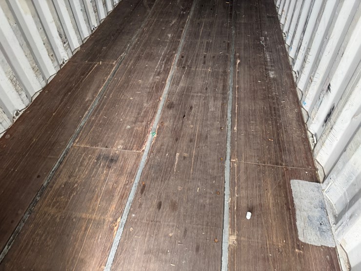 #4424-•-40'-standard-height-shipping-container-image-6