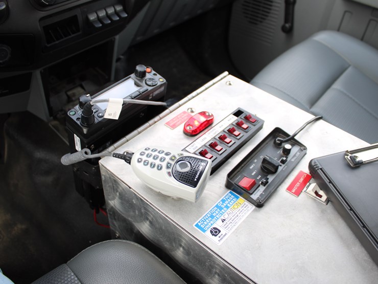 2011-ford-f550-image-12
