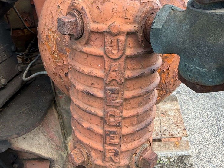 caterpillar-d4-air-compressor-tractor-image-10