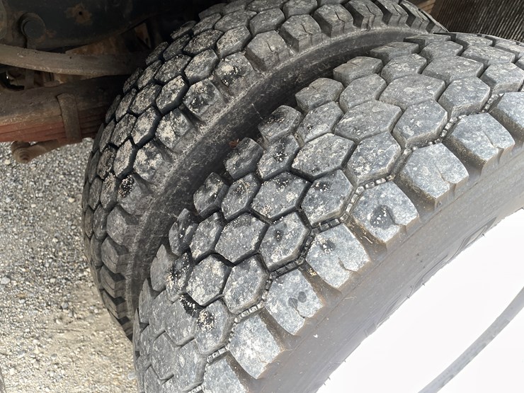 2001-ford-f550-image-12