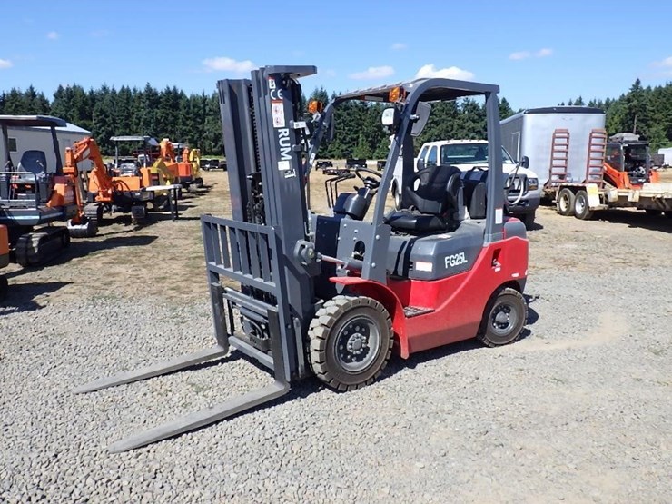 2023-rum-fg25l-forklift-image-1