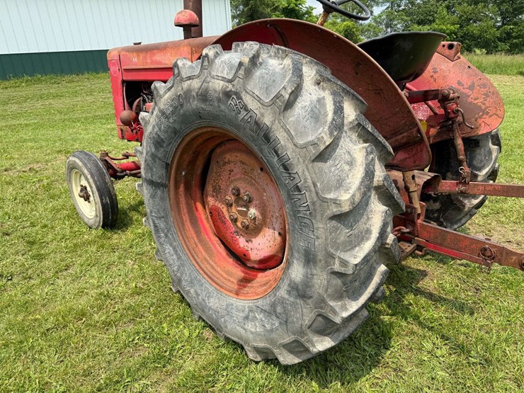 ih-b450-with-3pt-image-23