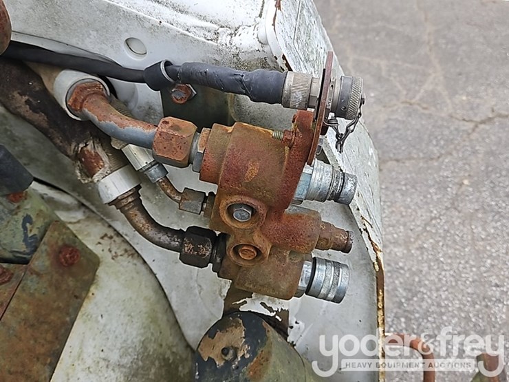 2007-bobcat-t300-image-39