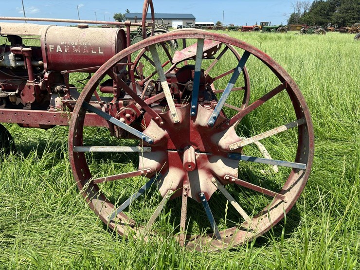farmall-f12-image-24