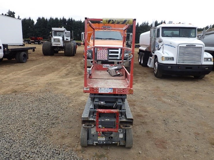 2017-skyjack-sj3219-scissor-lift-image-8