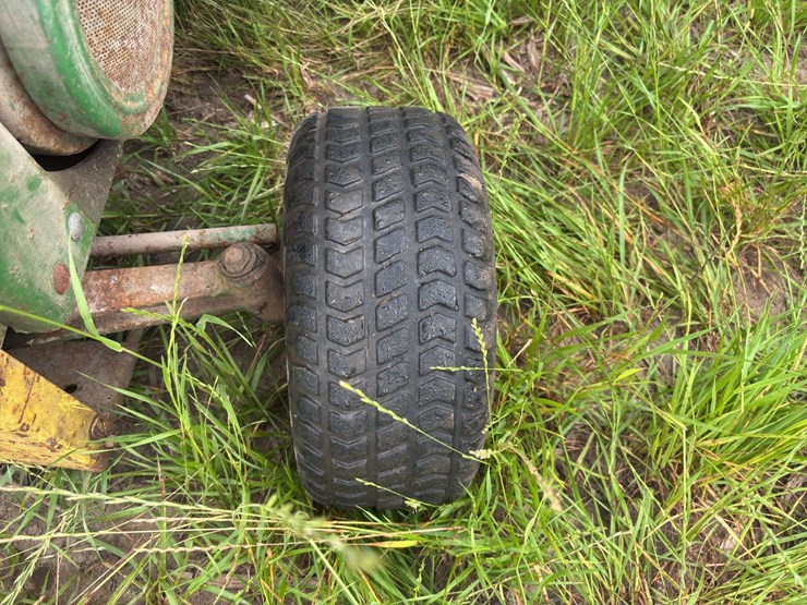john-deere-110-image-65