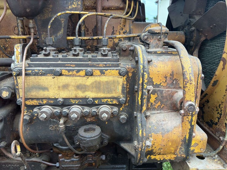 caterpillar-forty-diesel-crawler-image-24