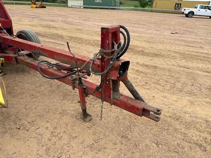 new-holland-770-image-9