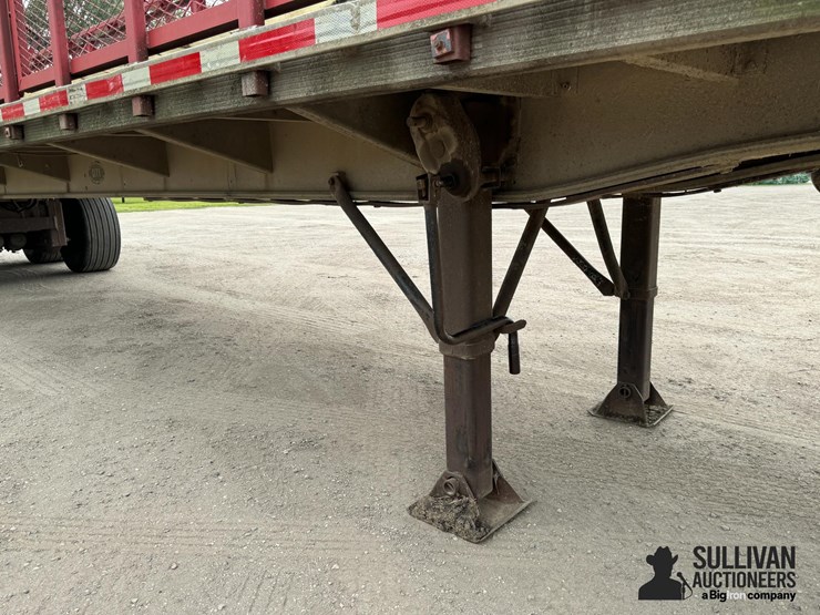 1979-city-t/a-side-dump-sugar-beet-trailer-image-9
