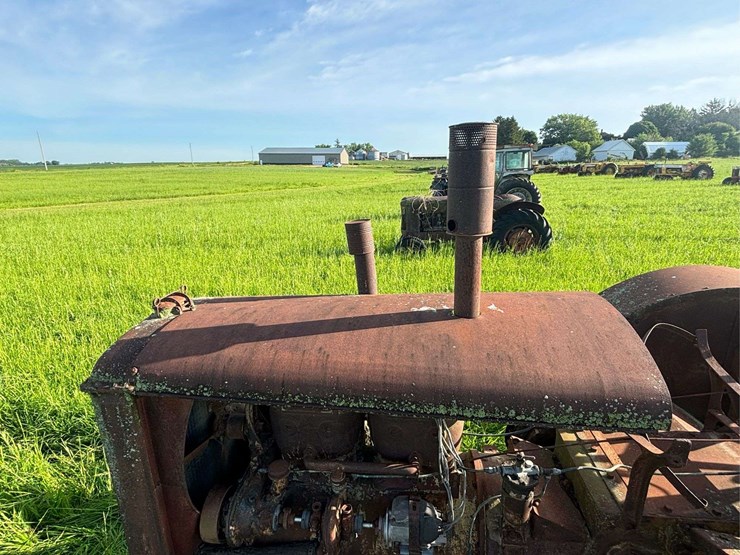 huber-4-cylinder-tractor-image-62