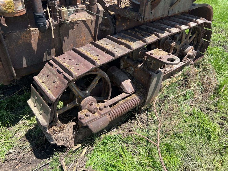 caterpillar-thirty-image-46