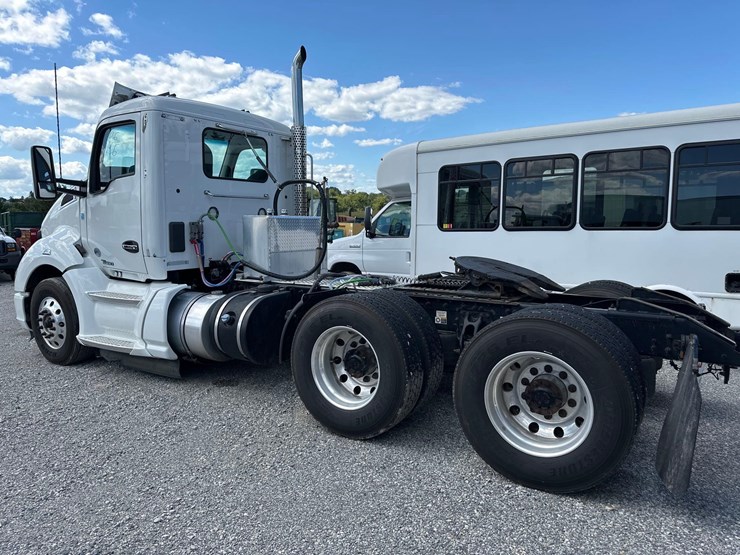 2019-kenworth-t680-image-12