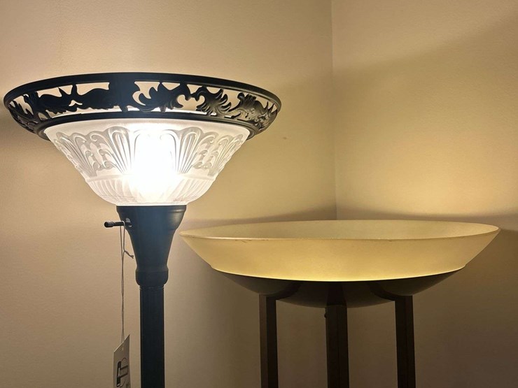(2)-floor-lamps-image-2