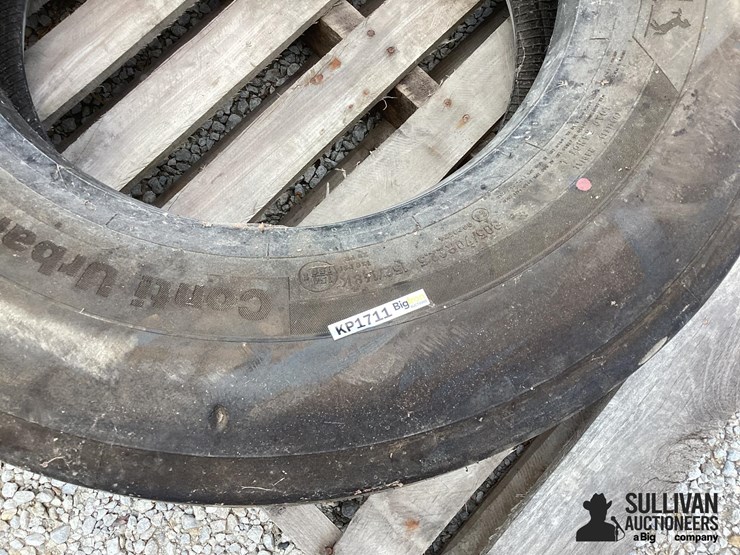 305/70r22.5-tire-image-17