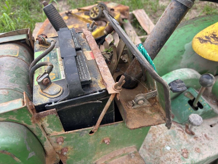 john-deere-110-image-36