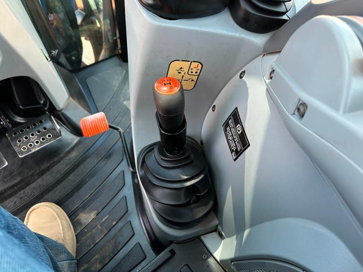 2016-new-holland-t4.120-image-70