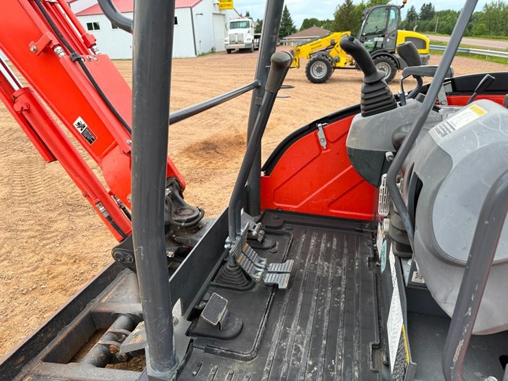 2021-kubota-kx71-3-image-48