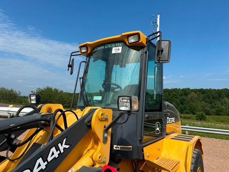 2014-deere-344k-image-14