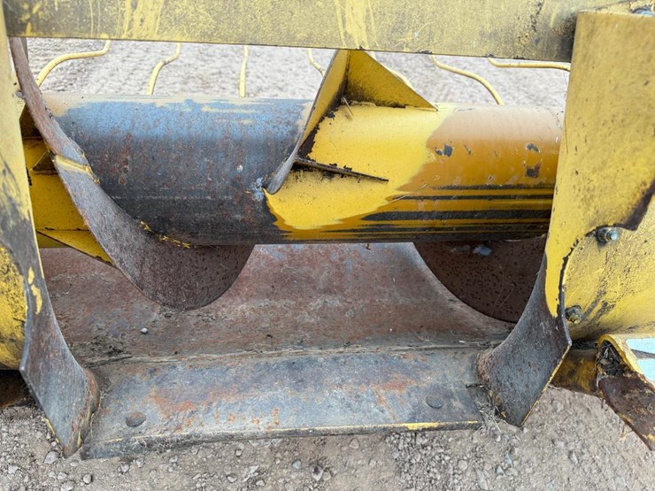 new-holland-790w-image-13