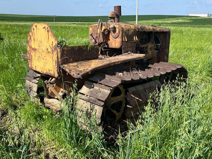 caterpillar-twenty-two-image-5