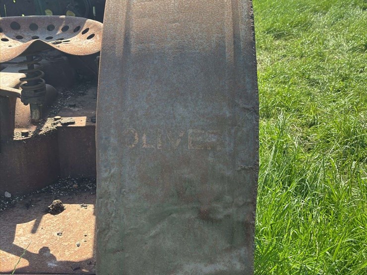 oliver-90-image-30