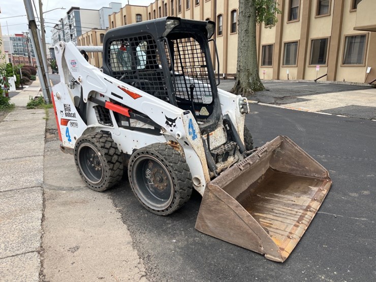 2019-bobcat-s570-image-1