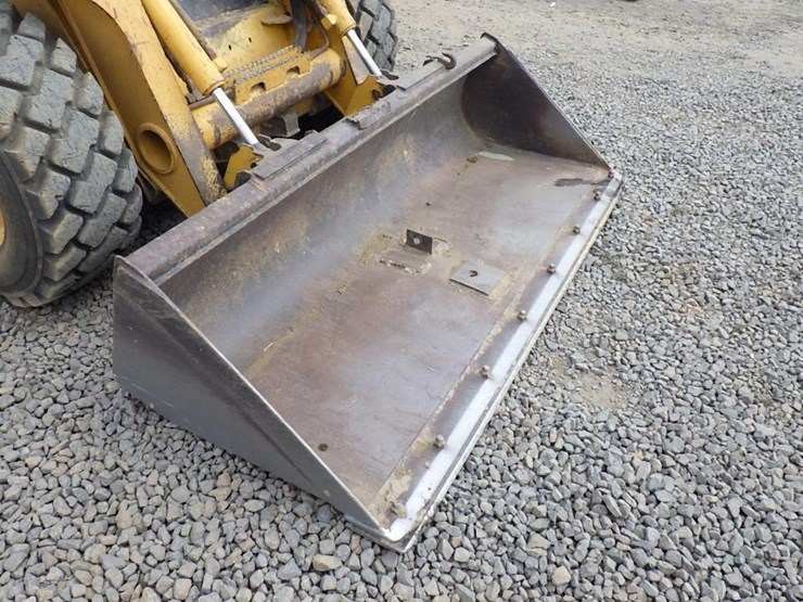 john-deere-skid-steer-loader-image-8