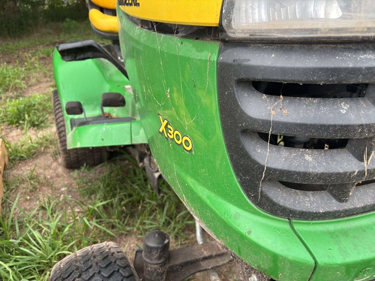 john-deere-x300-image-16