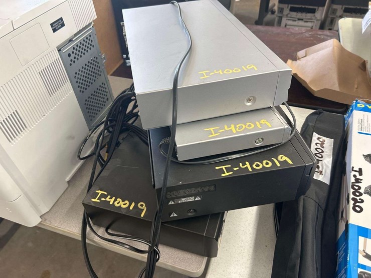 4-misc-vhs-players-image-1