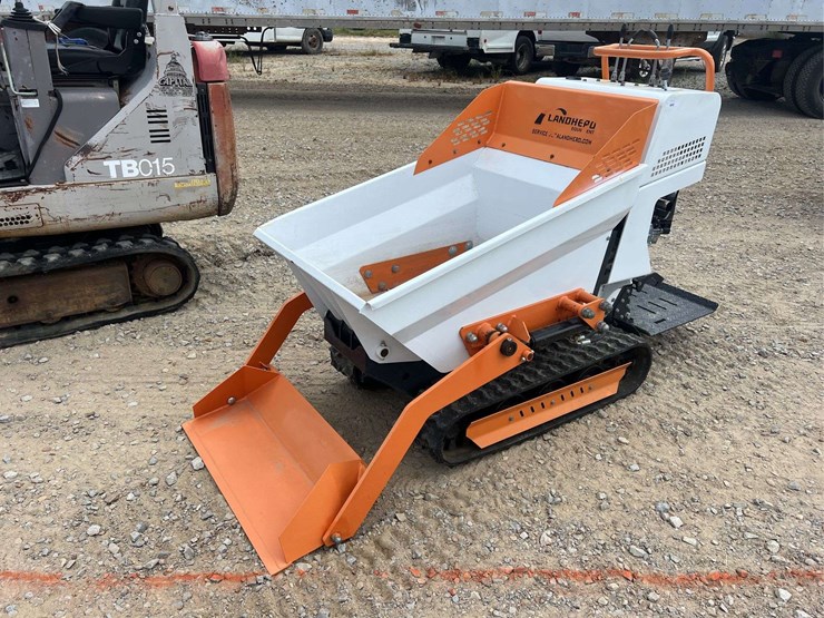 landherq-stand-on-track-loader-image-1