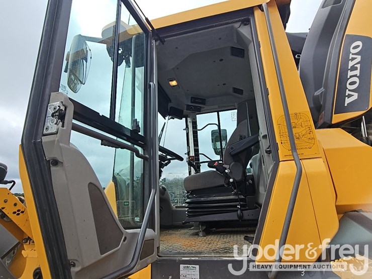 2019-volvo-l60h-image-39